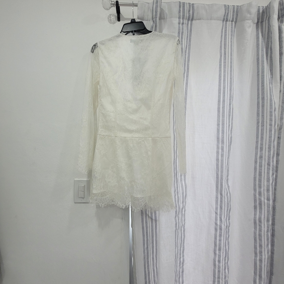 Marciano NWT Camden Lace Mini Dress in Ivory size XS - Picture 3 of 7